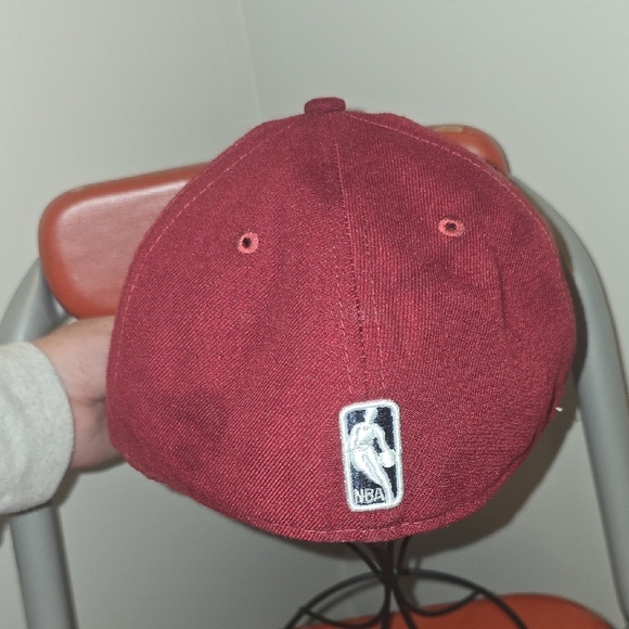 New Era Burgundy Cleveland Cavaliers Cap with Gold and White Accents - Picture 3 of 4